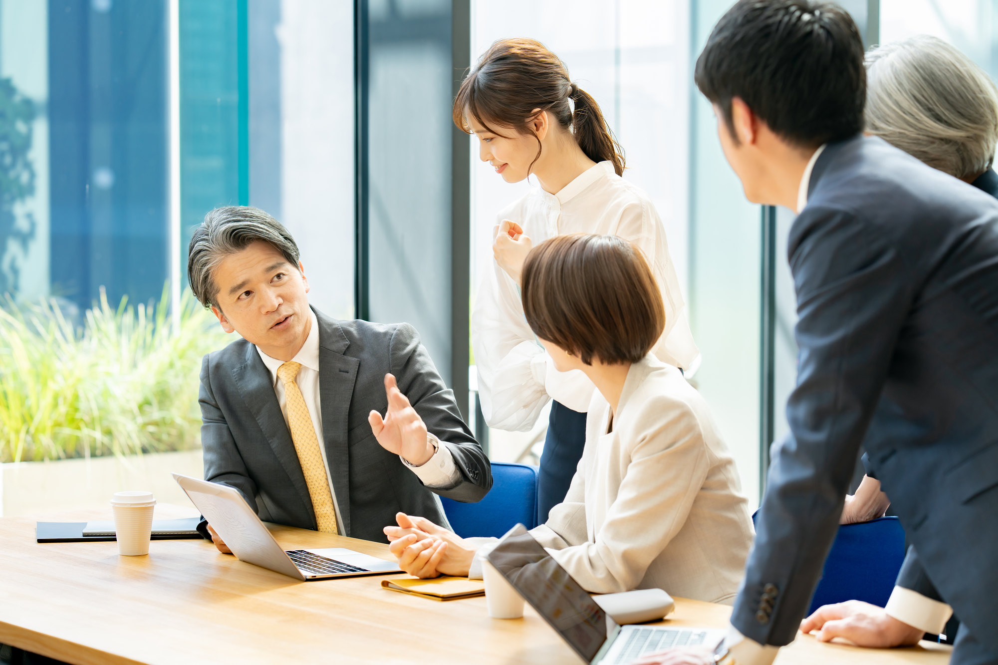 宅建業免許の許可が下りるまでの日数はどれくらい？申請から交付までのスケジュールを解説