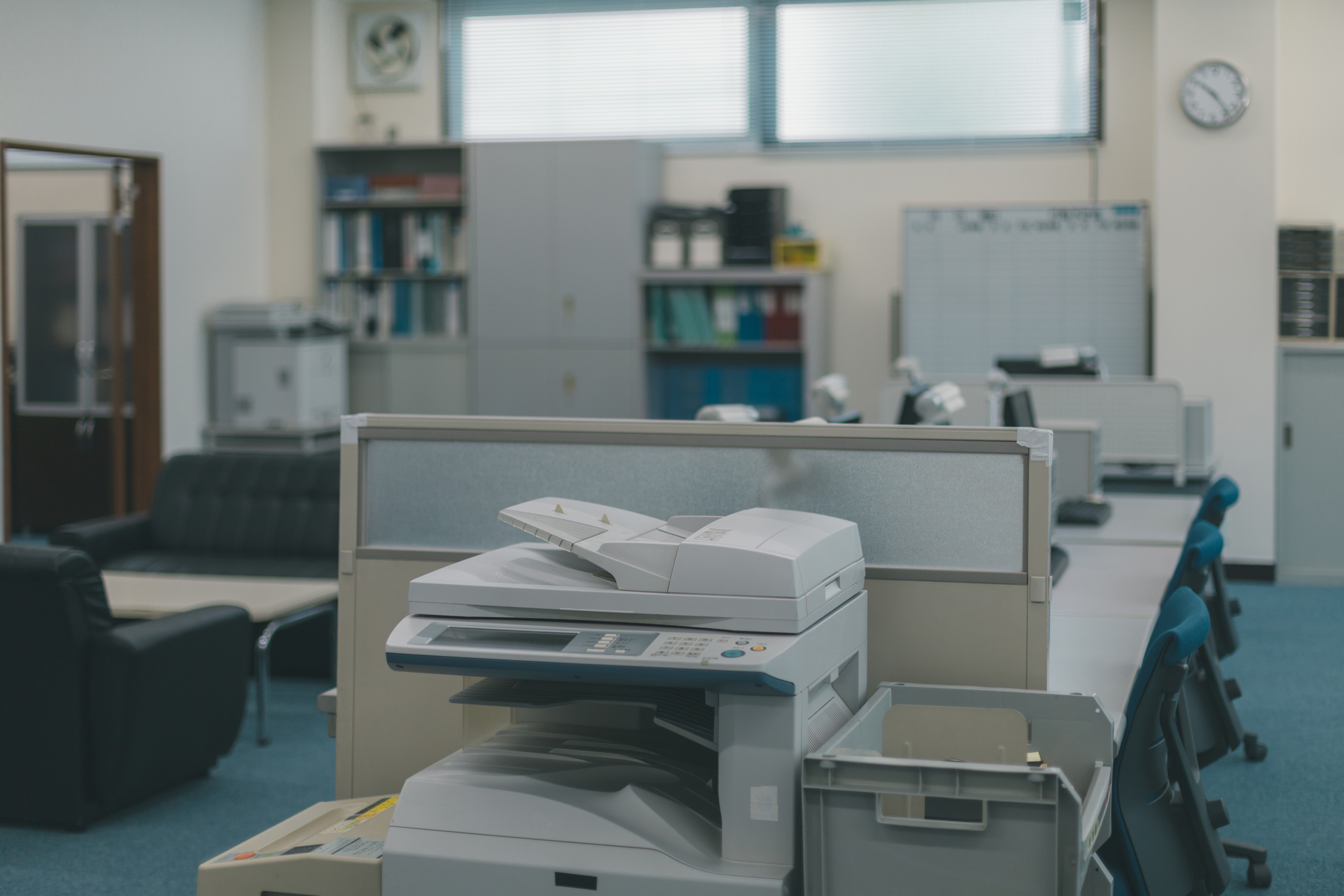 不動産会社の備品を安くそろえる方法｜コスト削減に使える購入ルート・中古活用術