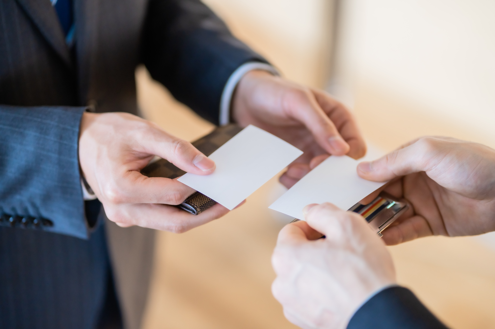 不動産会社の名刺作成ガイド｜肩書・デザイン・記載項目の正解とは