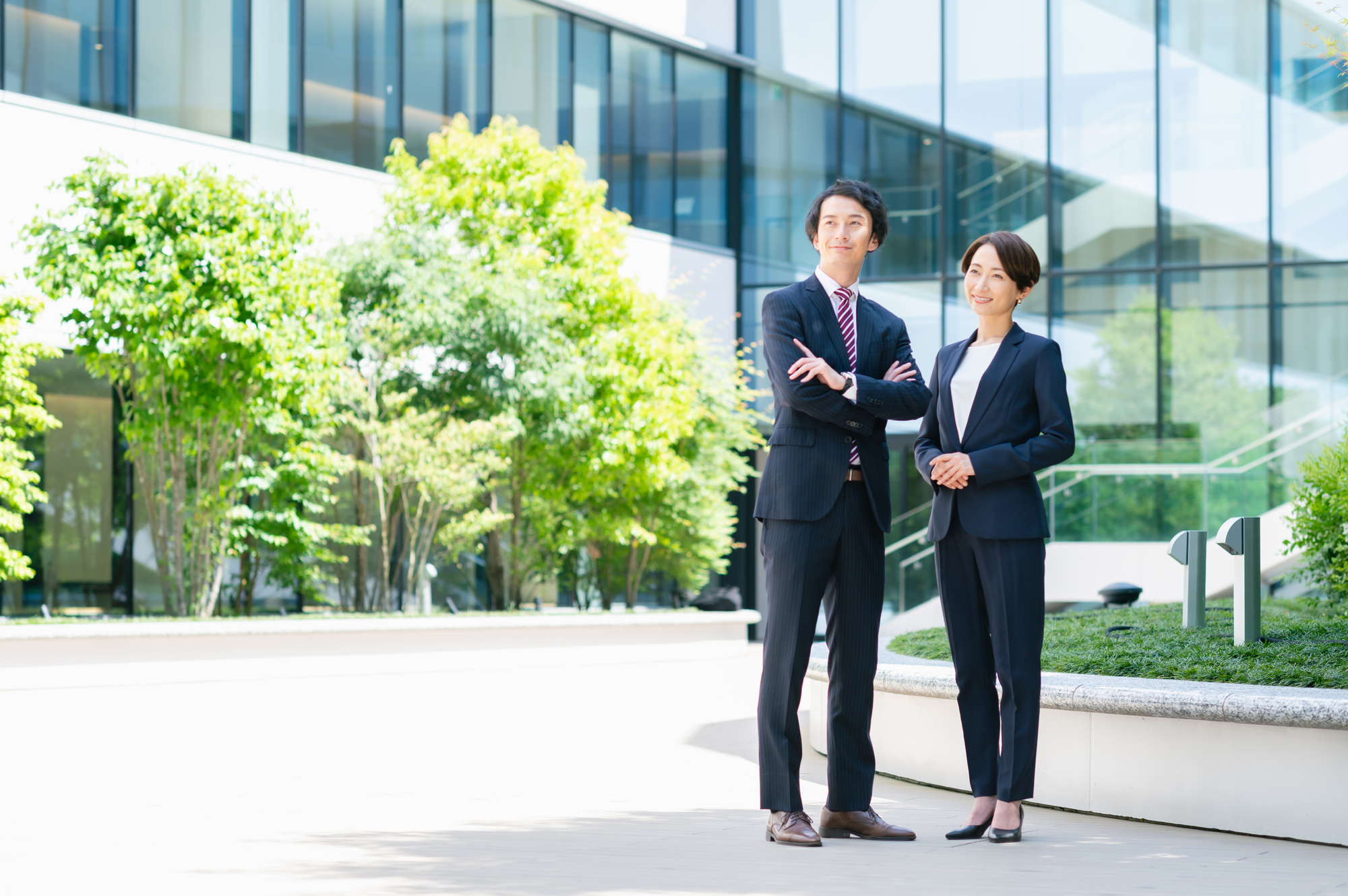 宅建なしでも不動産開業できる？資格の有無とリスクを比較