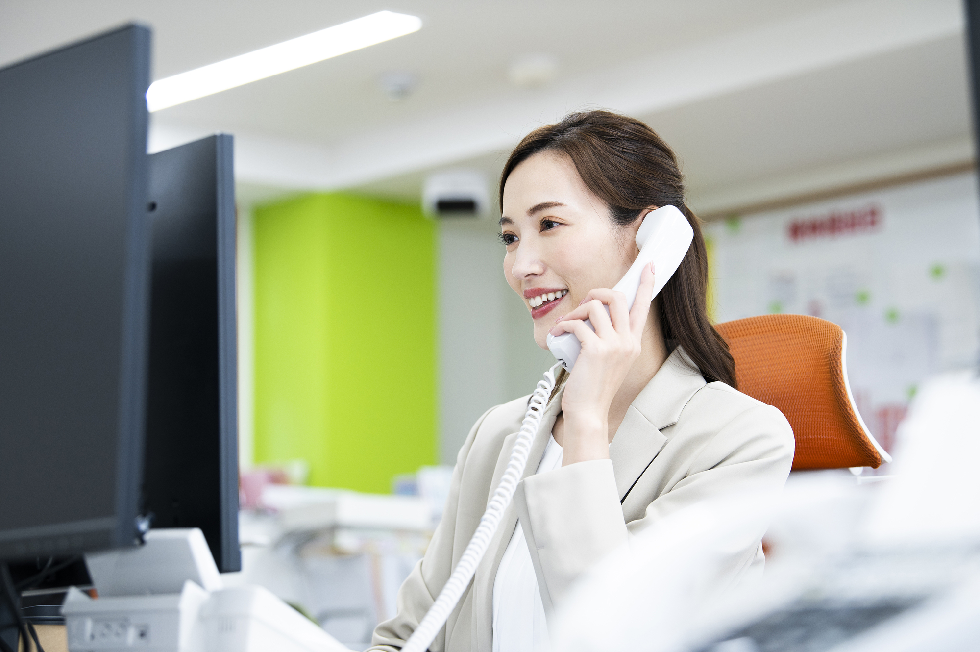 不動産会社を1人で開業する場合の電話対応はどうする？受付不在の対策と代行サービス活用法