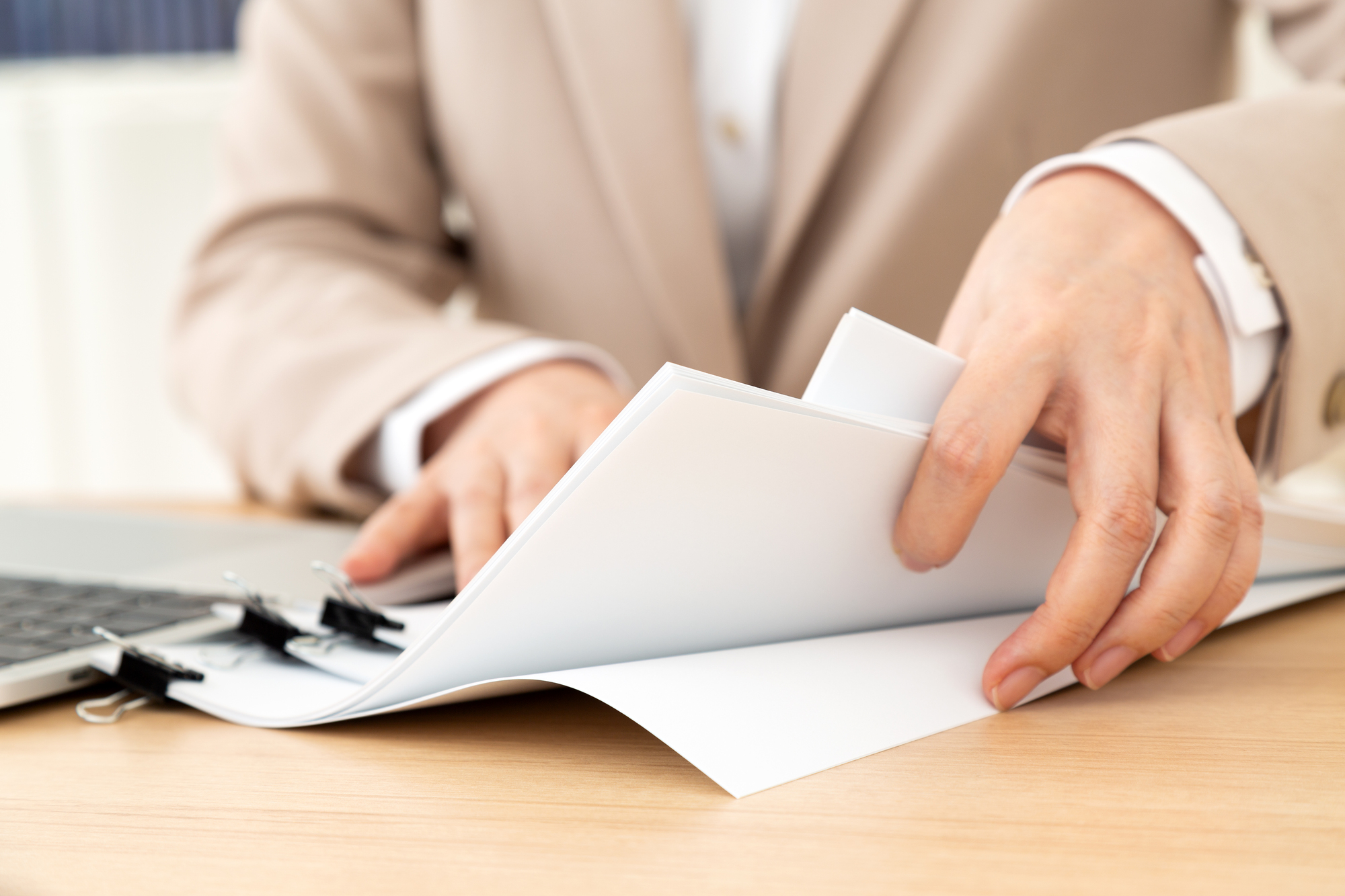 宅建業免許の取得方法｜必要書類・費用・取得までの流れ