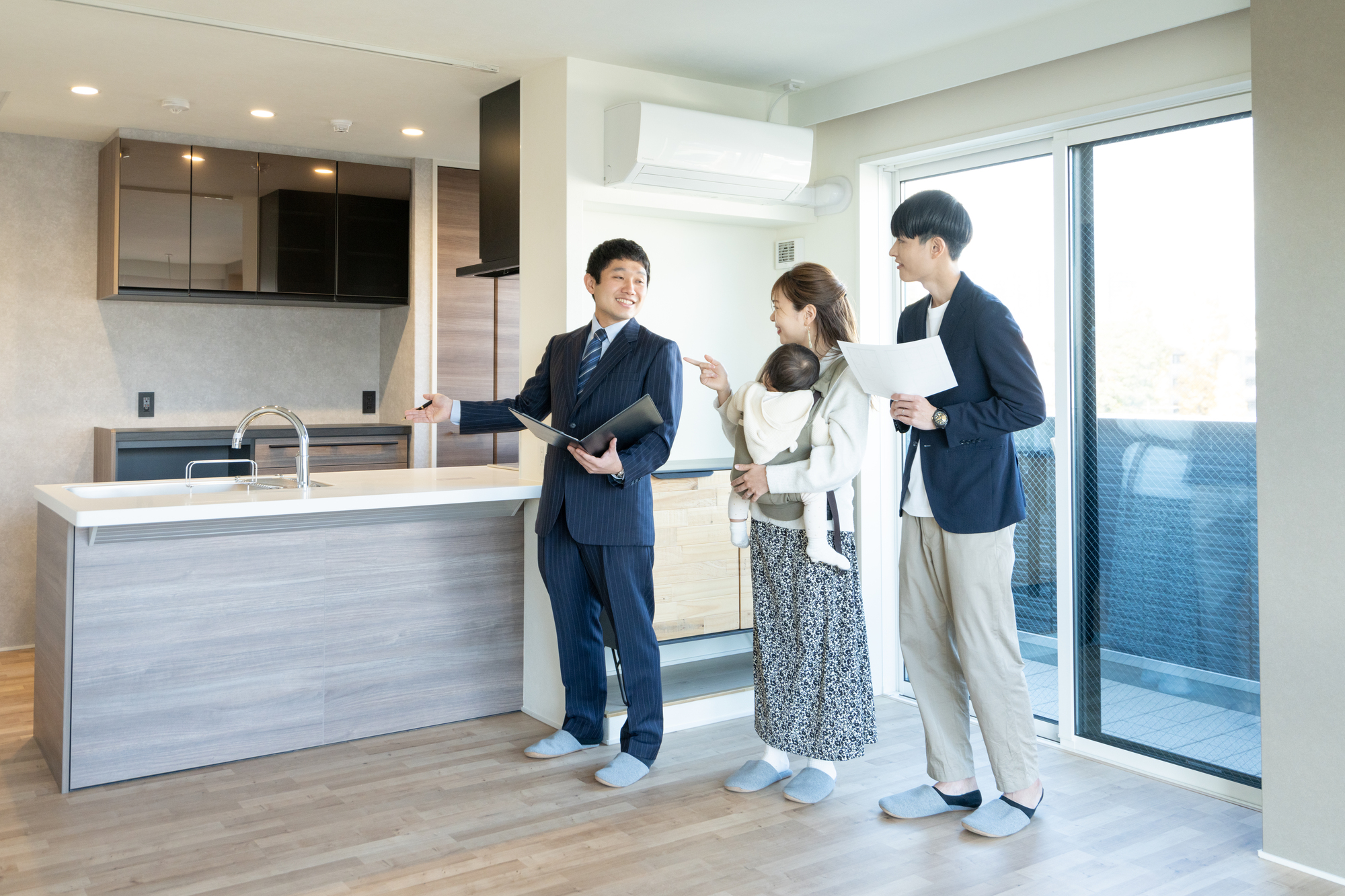 フランチャイズと0からの独立、どちらが有利？メリット・デメリット比較