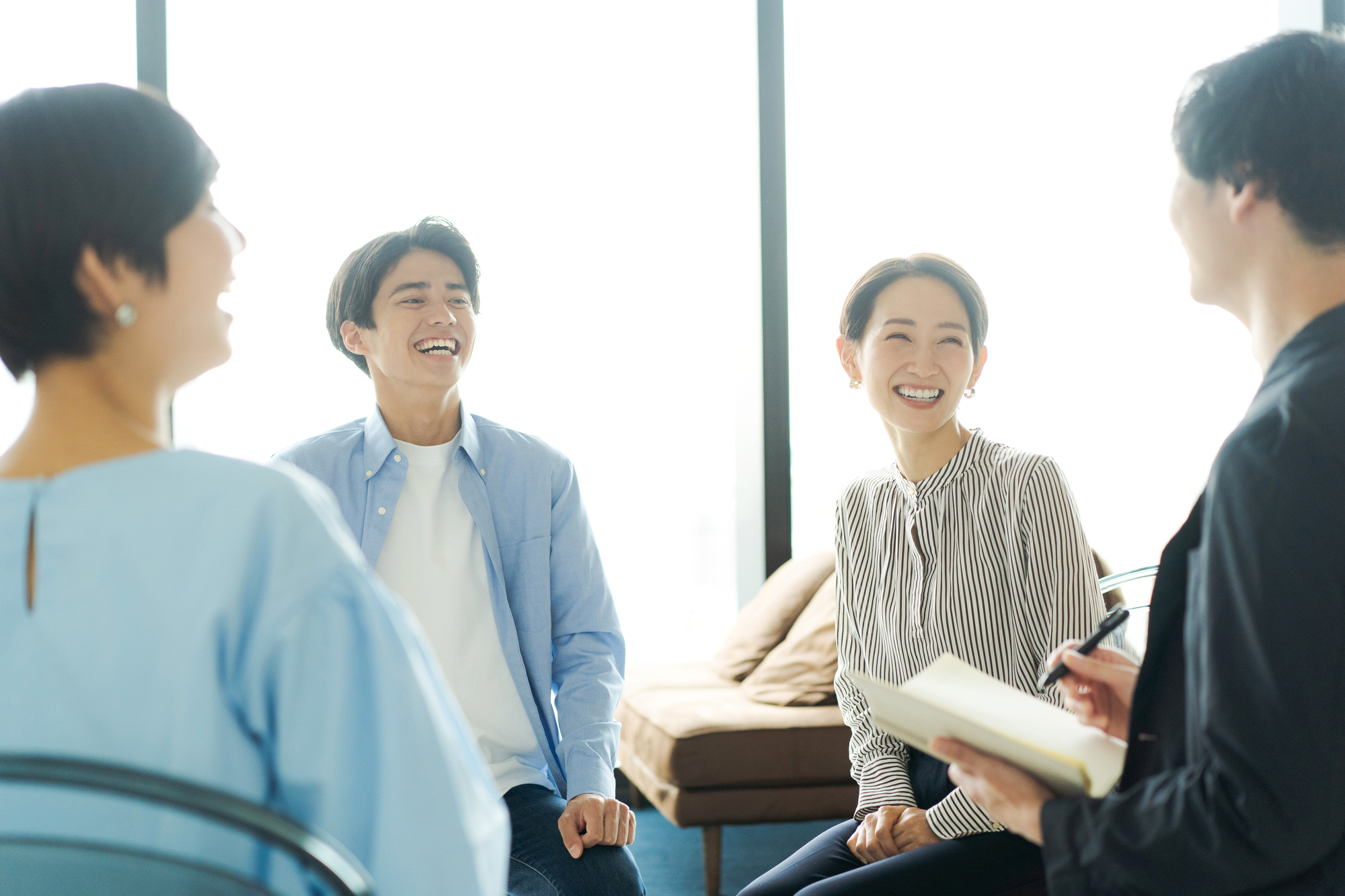 経営者の会や異業種交流会に参加するべき？不動産開業初期に人脈を作る重要性とは