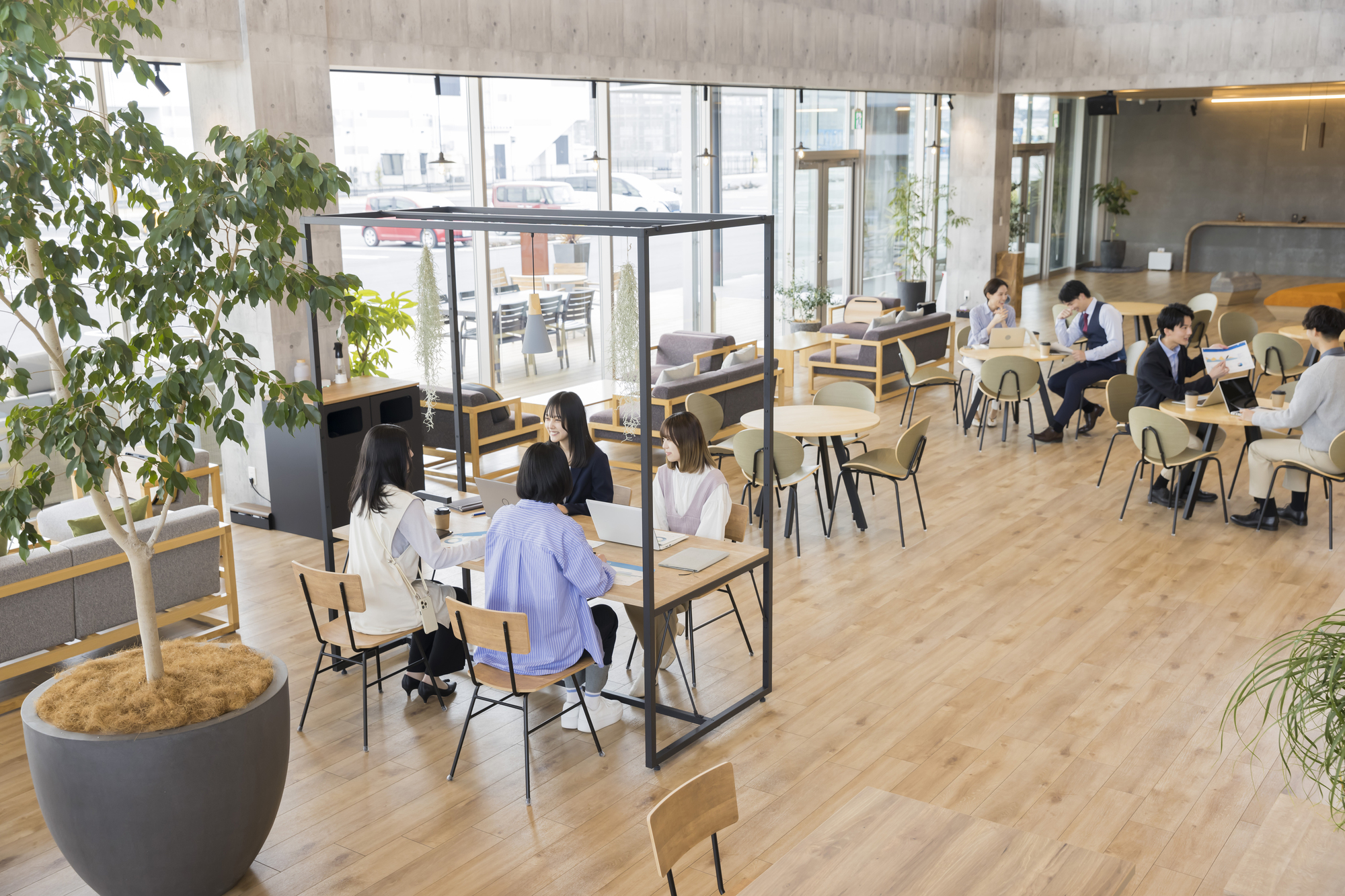 不動産開業時の事務所要件を満たしているかはどのように確認されるの？