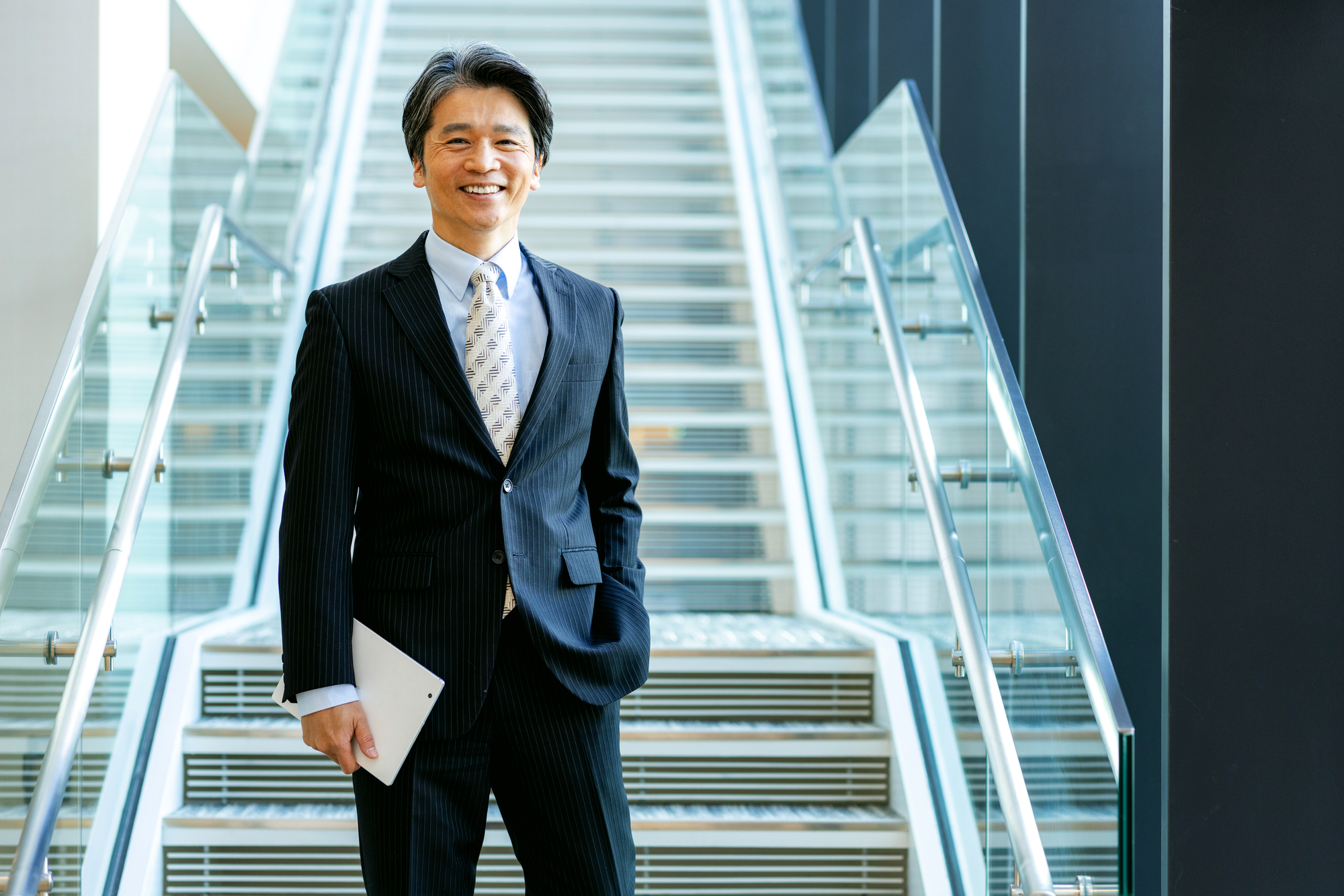 別会社で社長・役員をしているけど、専任宅建士になれる？