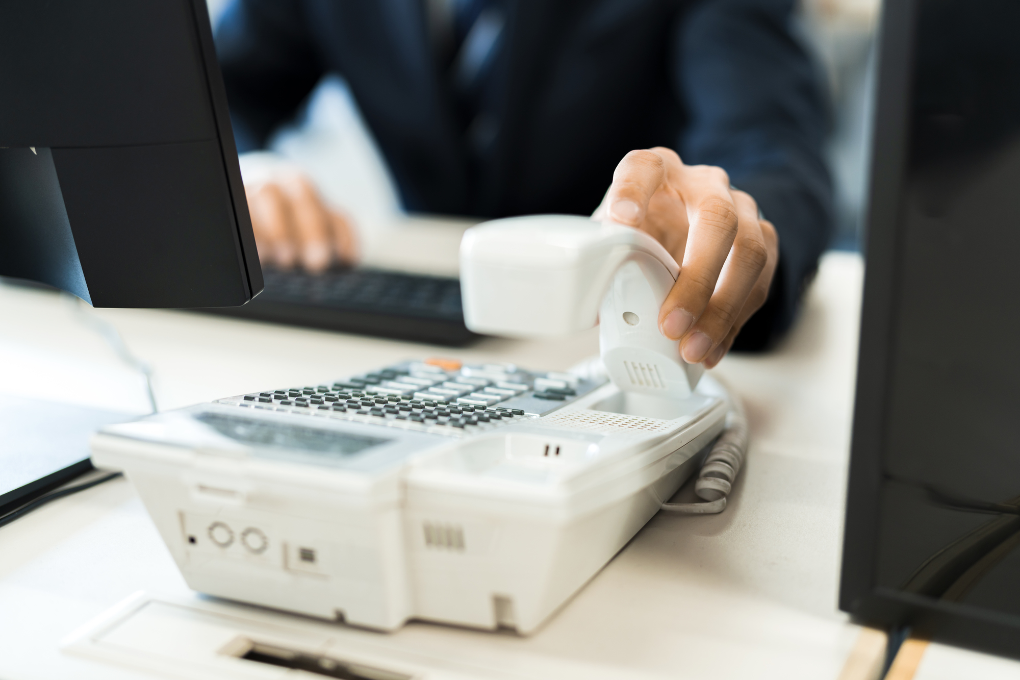 【全国対応】不動産開業する人必見！固定電話を安くお得に開設する方法